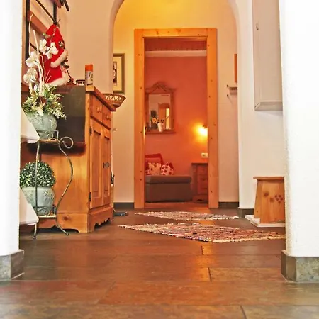 Tyrol Semesterbostad *