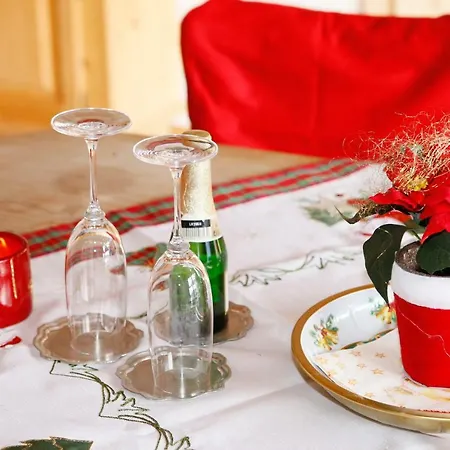 Tyrol Semesterbostad *